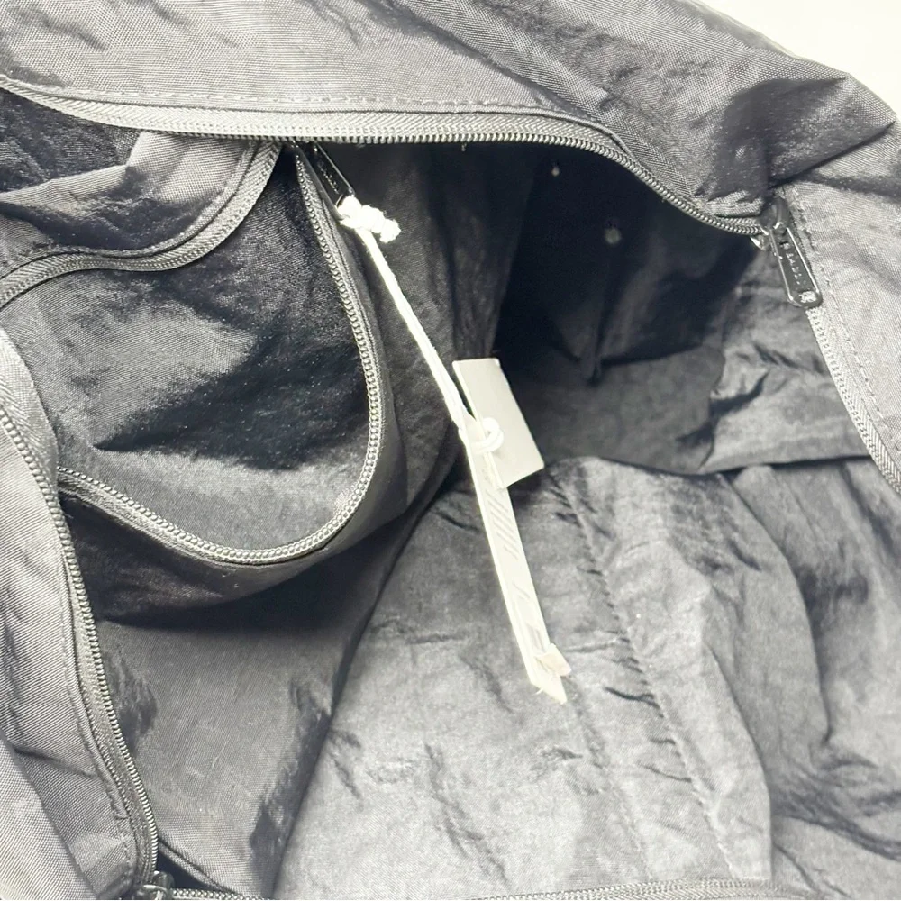 New BAGGU Women’s Black Recycled Nylon Travel Cloud Bag 12.75” X 13.75” X 8” - Picture 12 of 12